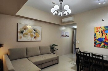 1 Bed Apartment - Sleeps 7 - Pool & Wifi,,4 star