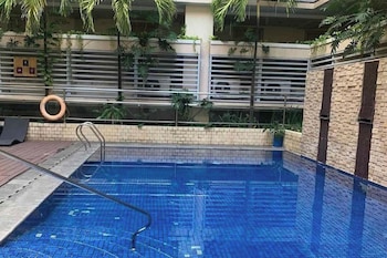 1 bed apartment sleeps 7 pool and wifi