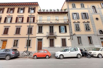 mamo florence aleardi roof apartment