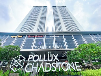 Homey And Cozy Living Studio Pollux Chadstone Apartment,,3 star