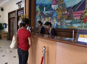 Crown Royale Hotel,Bataan>>Balanga,4 star