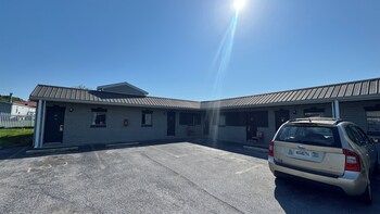 royal inn motel chambersburg