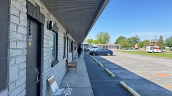 royal inn motel chambersburg
