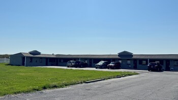 royal inn motel chambersburg