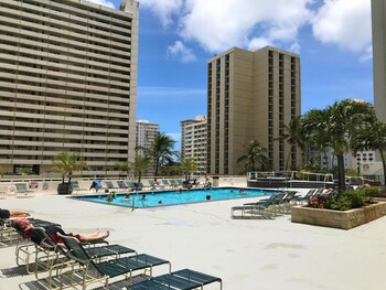 partial ocean view condo with 2 beds and parking
