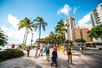 partial ocean view condo with 2 beds and parking