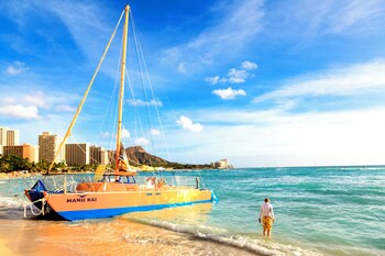 partial ocean view condo with 2 beds and parking