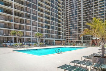 partial ocean view condo with 2 beds and parking