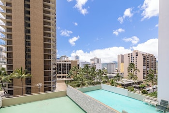 partial ocean view condo with 2 beds and parking