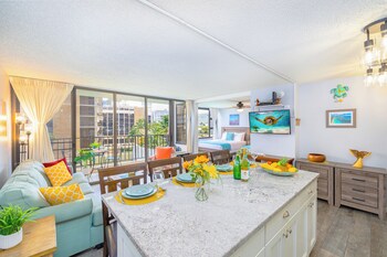 partial ocean view condo with 2 beds and parking