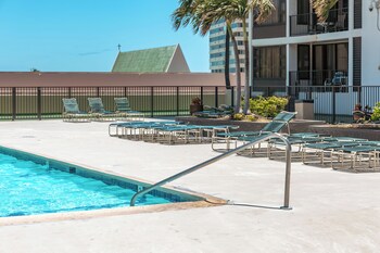 partial ocean view condo with 2 beds and parking