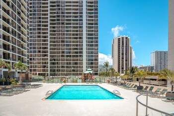 partial ocean view condo with 2 beds and parking