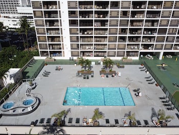partial ocean view condo with 2 beds and parking