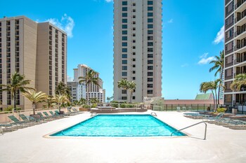 partial ocean view condo with 2 beds and parking