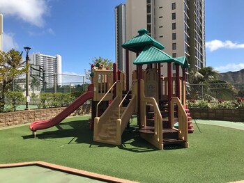 partial ocean view condo with 2 beds and parking