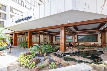partial ocean view condo with 2 beds and parking