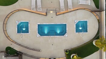partial ocean view condo with 2 beds and parking