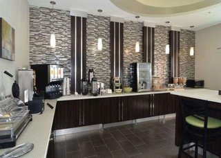 Quality Inn & Suites Kenedy - Karnes City,Karnes City>>Beeville,3 star
