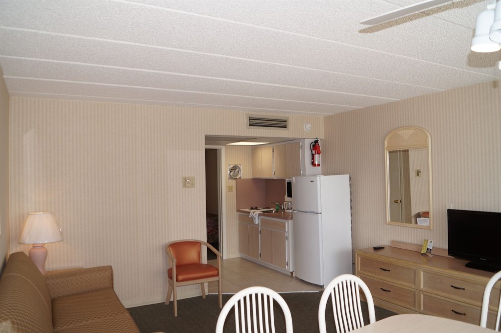 Beau Rivage Beach Resort,Cape May - Wildwood>>Cape May,2.5 star