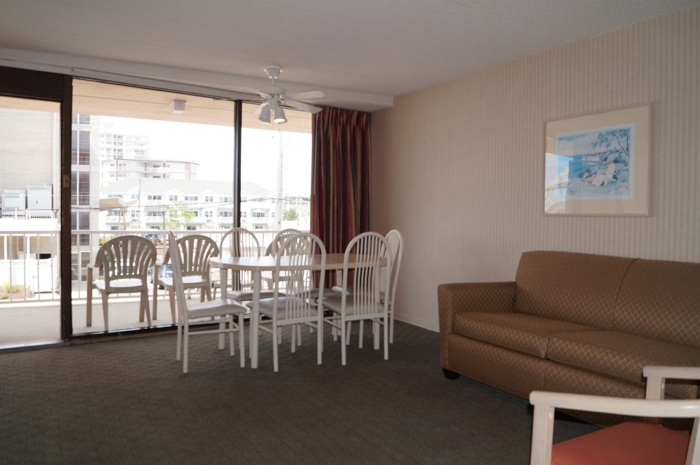 Beau Rivage Beach Resort,Cape May - Wildwood>>Cape May,2.5 star