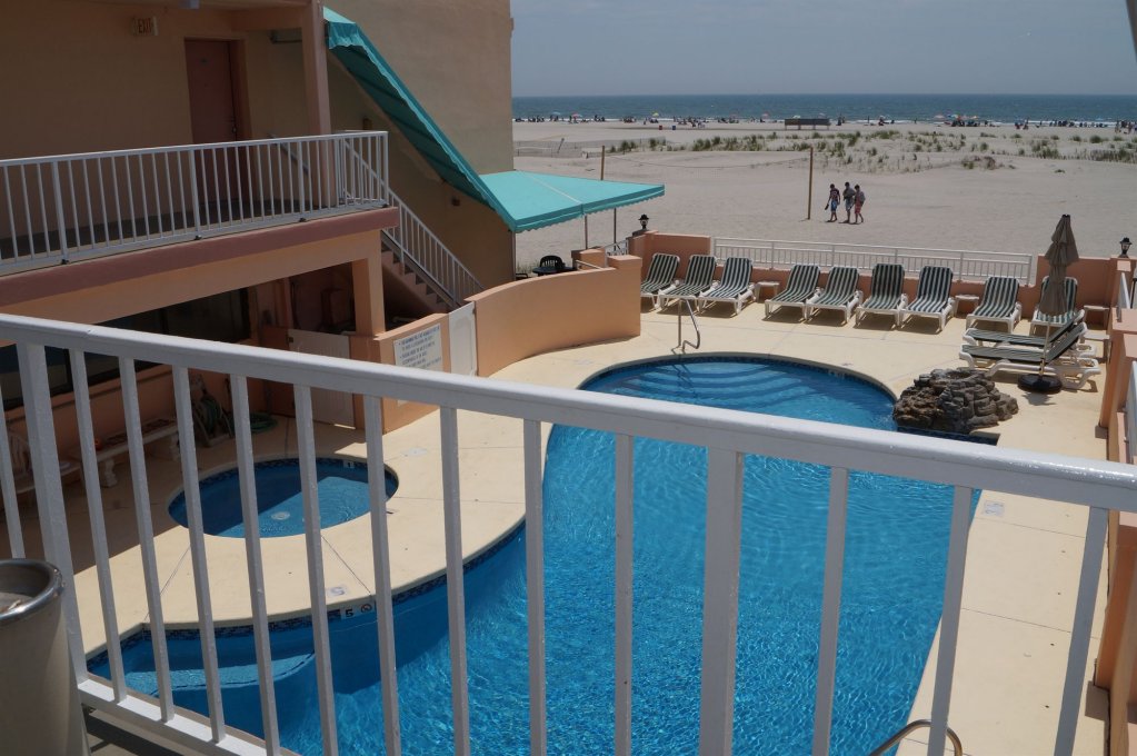 Beau Rivage Beach Resort,Cape May - Wildwood>>Cape May,2.5 star