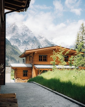 Sissi S Green Chalets,,5 star