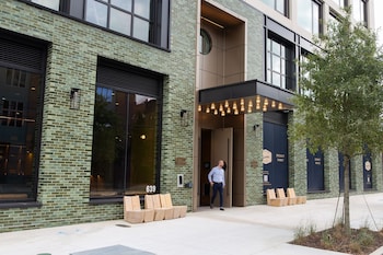 scout living pcm placemakr atlanta apartments by hilton