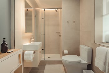 scout living pcm placemakr atlanta apartments by hilton