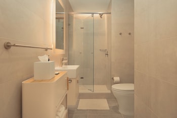 scout living pcm placemakr atlanta apartments by hilton