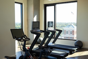 scout living pcm placemakr atlanta apartments by hilton