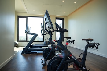 scout living pcm placemakr atlanta apartments by hilton