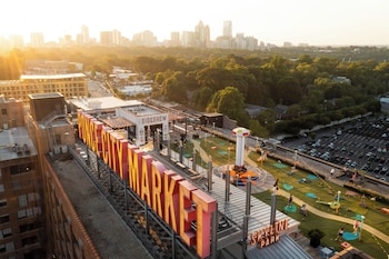 scout living pcm placemakr atlanta apartments by hilton