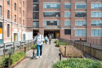 scout living pcm placemakr atlanta apartments by hilton