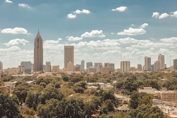 scout living pcm placemakr atlanta apartments by hilton