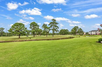 elegant 3br condo magnolia north 101