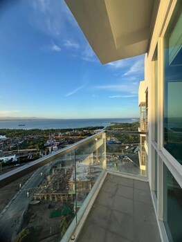 Condo Resort 1 Br By Rosenda B.,,2 star