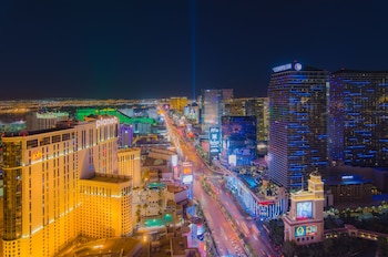 stay together suites center strip view