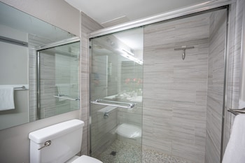 stay together suites center strip view