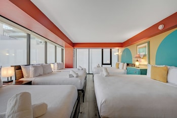 stay together suites center strip view