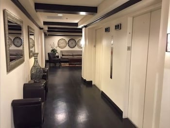 stay together suites center strip view