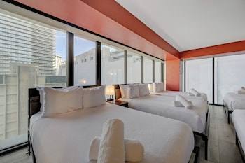 stay together suites center strip view
