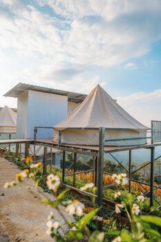 long hak khao camping phu chi fa