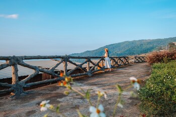 long hak khao camping phu chi fa