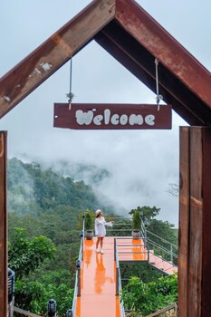 long hak khao camping phu chi fa