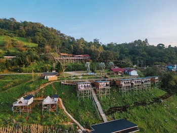 Long Hak Khao Camping Phu Chi Fa,,2 star