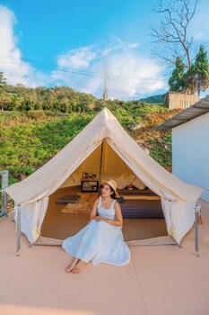 Long Hak Khao Camping Phu Chi Fa,,2 star
