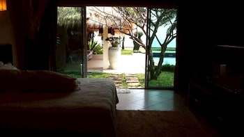 the memory 4 bedrooms beachfront pool villa