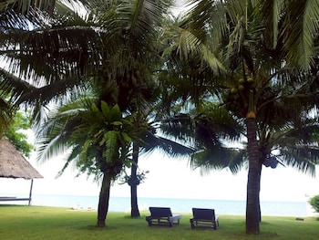 the memory 4 bedrooms beachfront pool villa