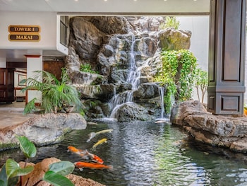 High Floor Ocean View Condo W/ 2 Beds And Parking,,4 star