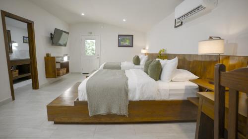 roaring river resort